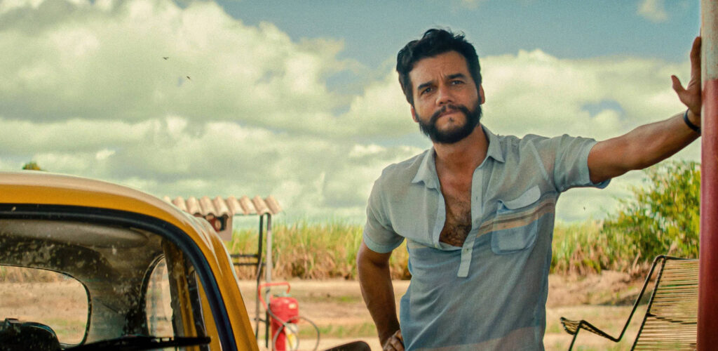 Wagner Moura em O Agente Secreto (Foto: Reprodução)